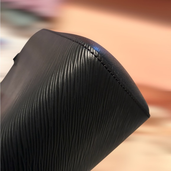 RARE Louis Vuitton Epi Marelle Cross Body Bag COA / Box /Dust Bag Full Inclusion - Picture 8 of 16